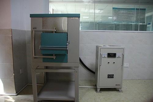 Laboratory side